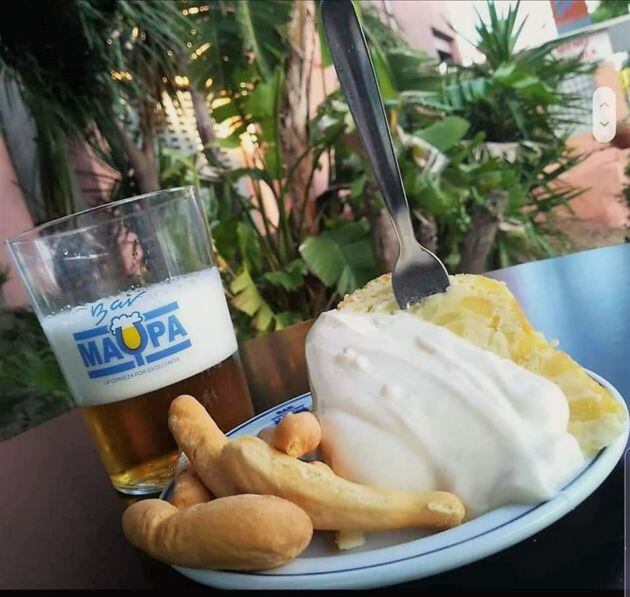 Pincho de tortilla con mayonesa y cerveza