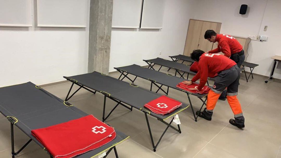 Cruz Roja pone en marcha el albergue provisional