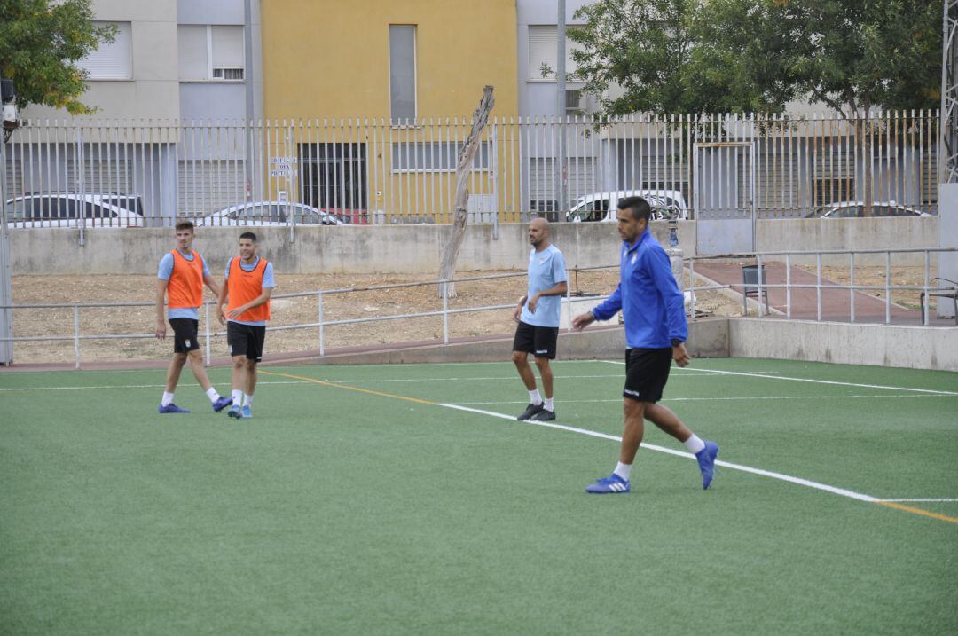 Isra tendrá que retrasar su posición ante la baja de Dani Jurado