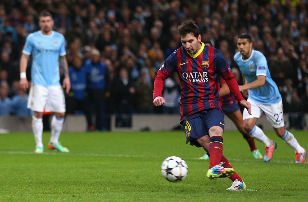 Messi tira un penalti contra el Manchester City en octavos de la Champions (2014)