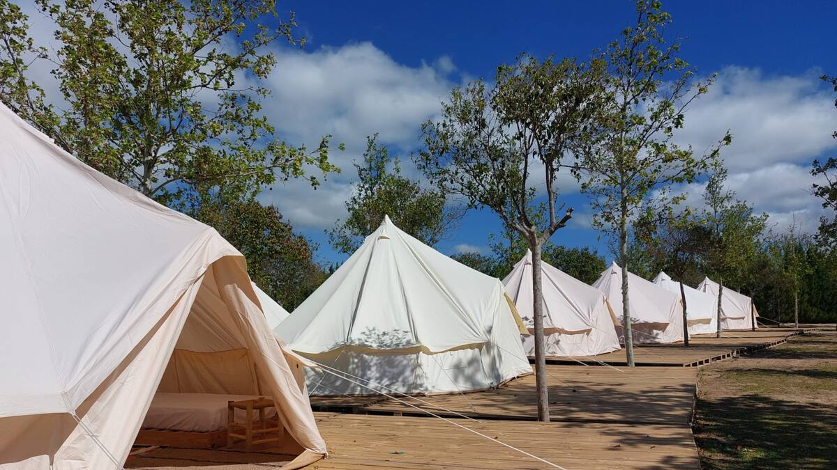 Irse de festival y dormir como en un hotel: ¿Son compatibles los 'glampings' con vivir la experiencia completa?