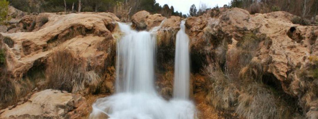 Uno de los saltos de agua del paraje de las Chorreras del Cabriel.