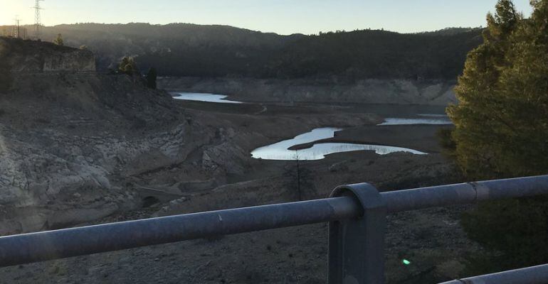 La cantidad de agua en el pantano de Alarcón ha subido en las últimas semanas