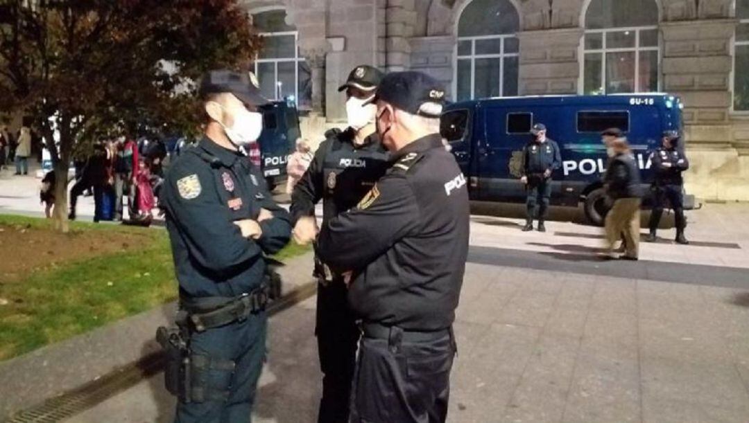 Patrulla de la Policía Nacional en Santander