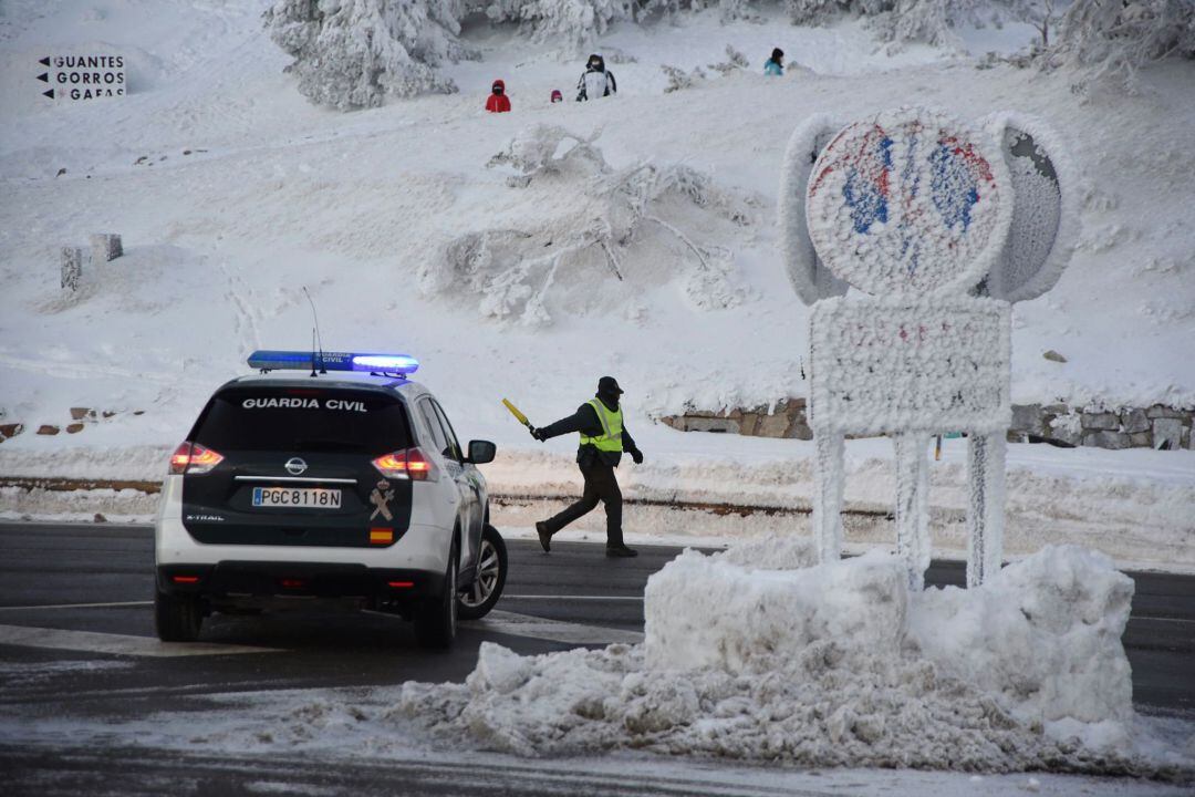 Gran afluencia de personas en Navacerrada