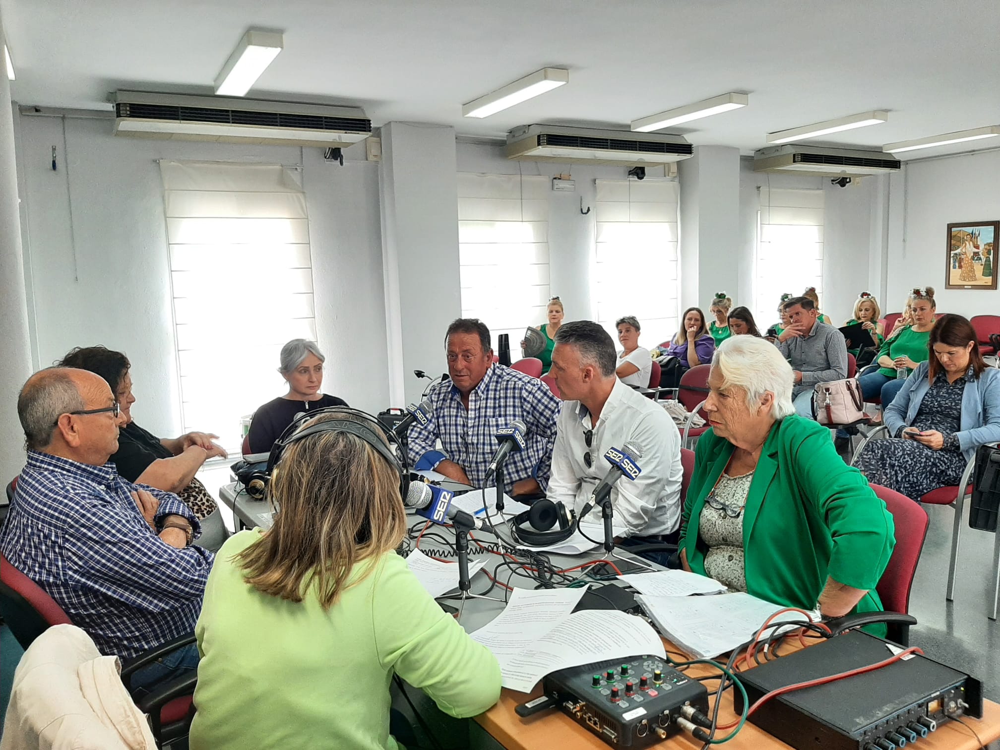 Vecinos de diferentes asociaciones de Campanillas en el programa Hoy por Hoy Málaga