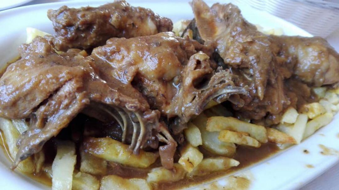 Pollo de campo con patatas