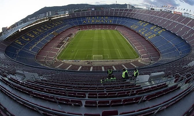 Vista panorámica del Camp Nou vacío