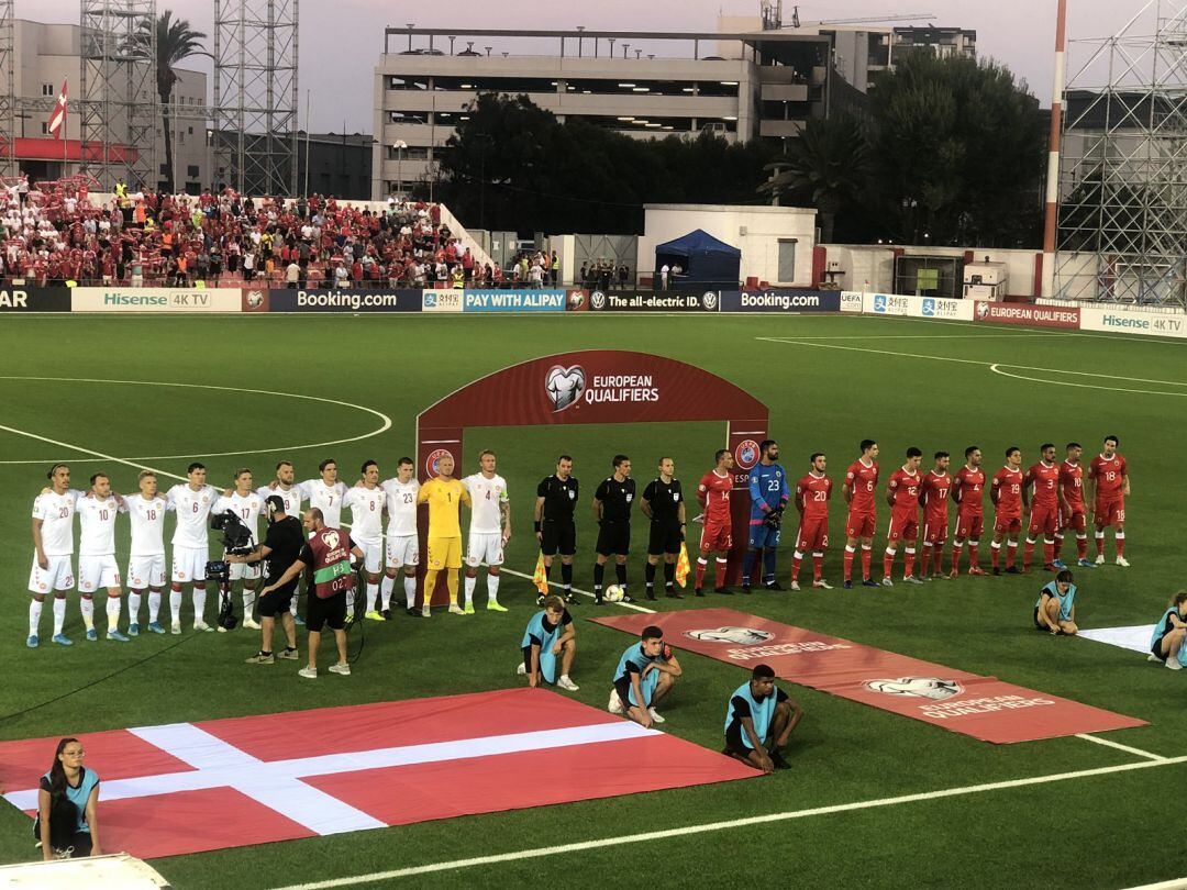 Ambos equipos antes del partido.