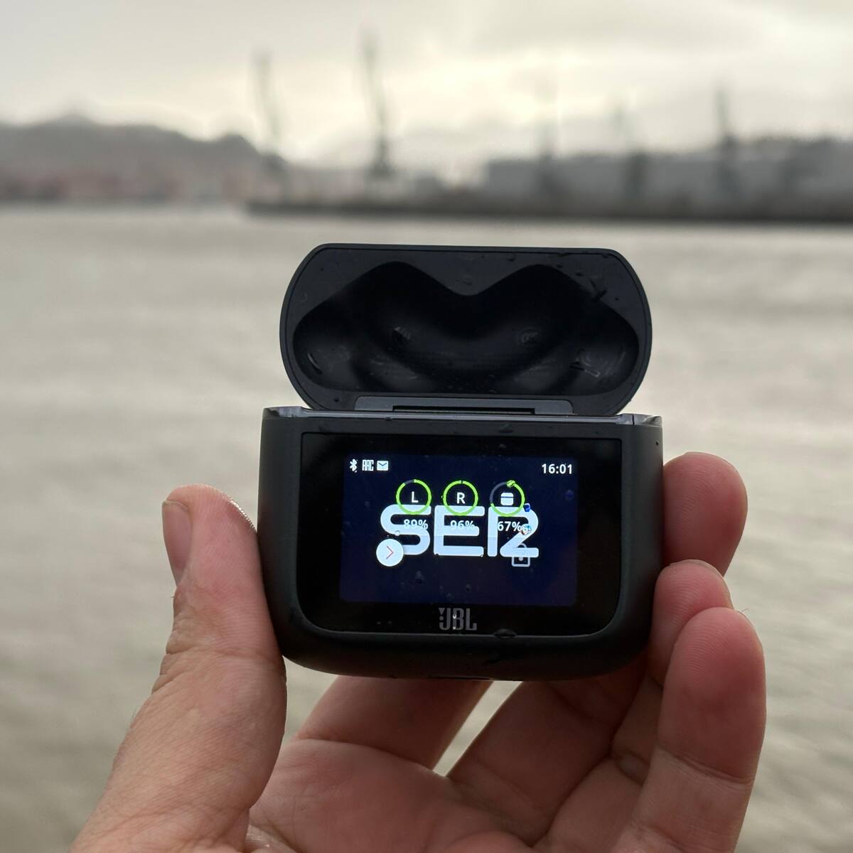 Los JBL Tour Pro 3 conquistan por su pantalla... y también por su interior: experiencia con los auriculares tras varias semanas de uso