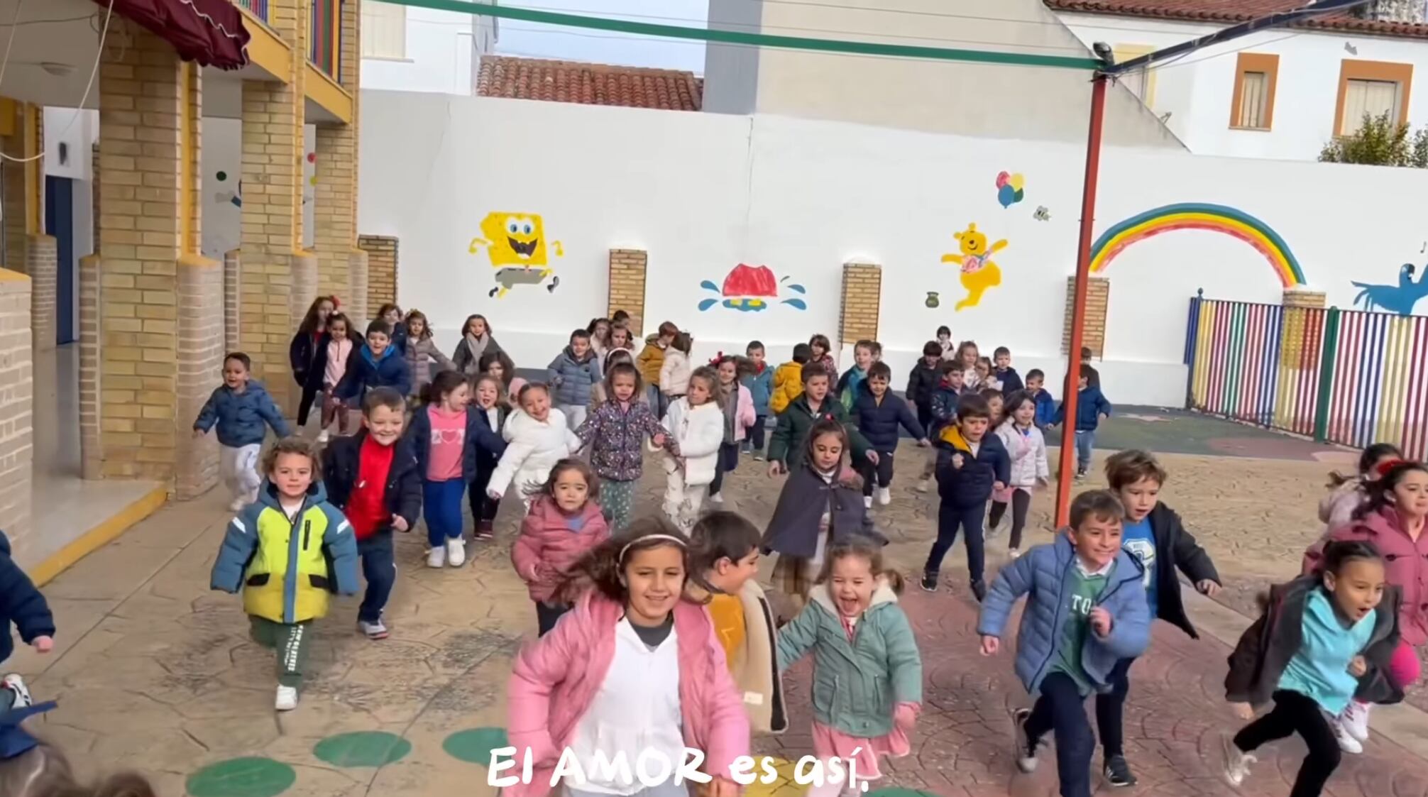 Fotograma del videoclip que ha grabado el colegio de Porcuna para el concurso convocado por &#039;Maldita Nerea&#039;.