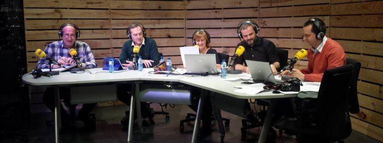 Gemma Nierga y el equipo de Hoy por Hoy en el Estudio Toreski