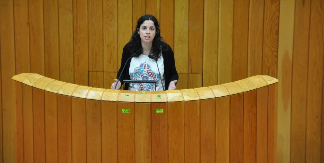 Noa Presas durante su intervención ante el Parlamento