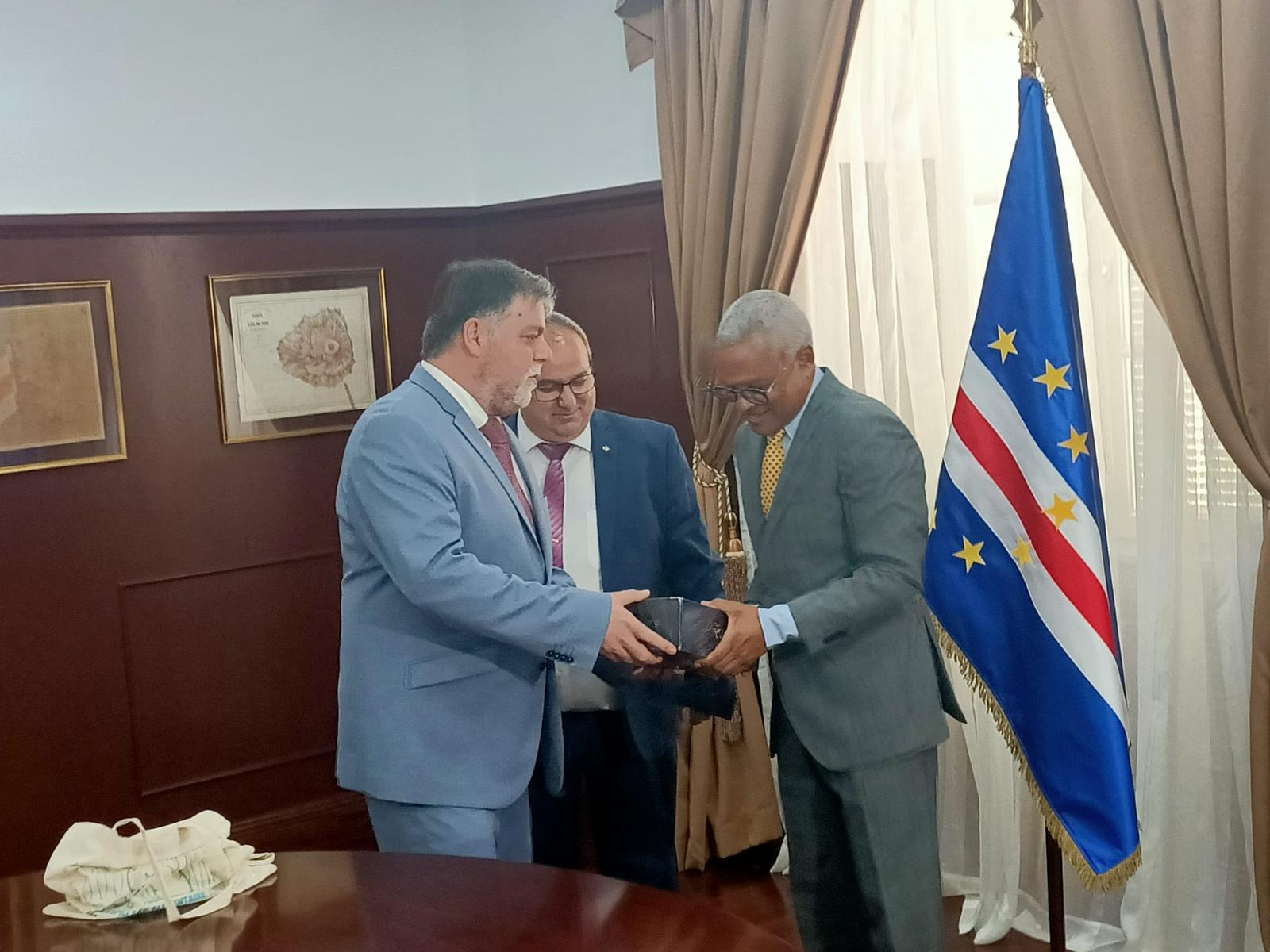 El Alcalde de Villena y el Presidente de Cabo Verde