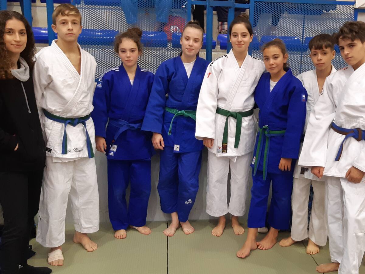 Elena Bahamonde se cuelga el oro en el Campeonato Internacional de Villares de la Reina