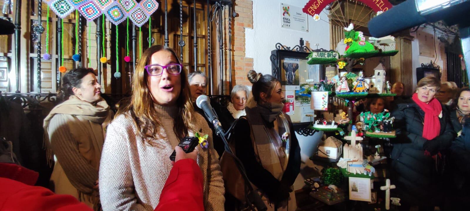 Momento de la intervención de la responsable del área de Cultura de la ADR  Sierra Mágina, Cristina Vico