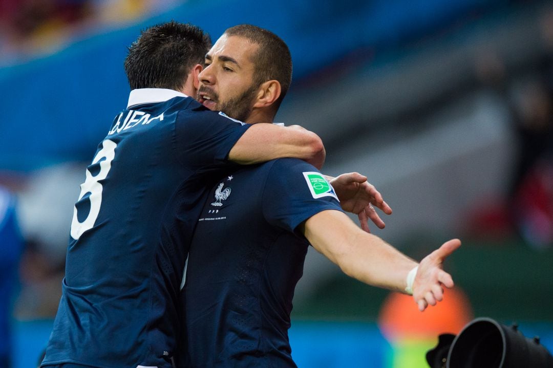 Benzema y Valbuena celebran unn gol en el Mundial 2014