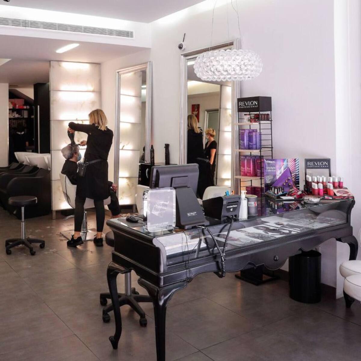 "No nos han dado tiempo a adaptar el negocio a las nuevas medidas, así que abriremos el jueves"