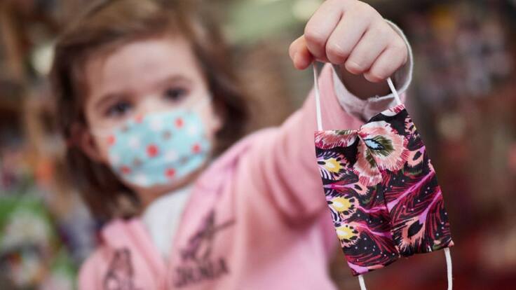 Opiniones encontradas y resignación general ante la obligatoriedad de usar mascarilla