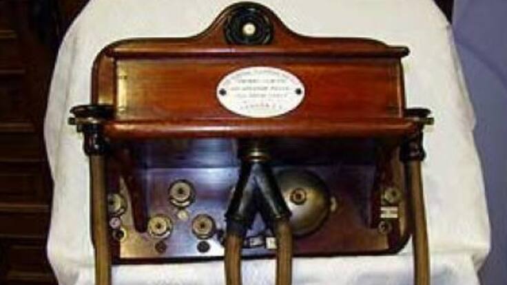 Extremadura en la Historia: La primera línea teléfonica española