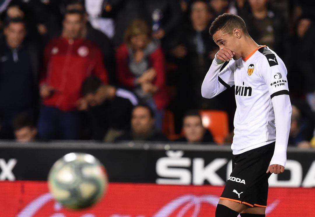 Rodrigo tuvo que abandonar el último partido por molestias musculares