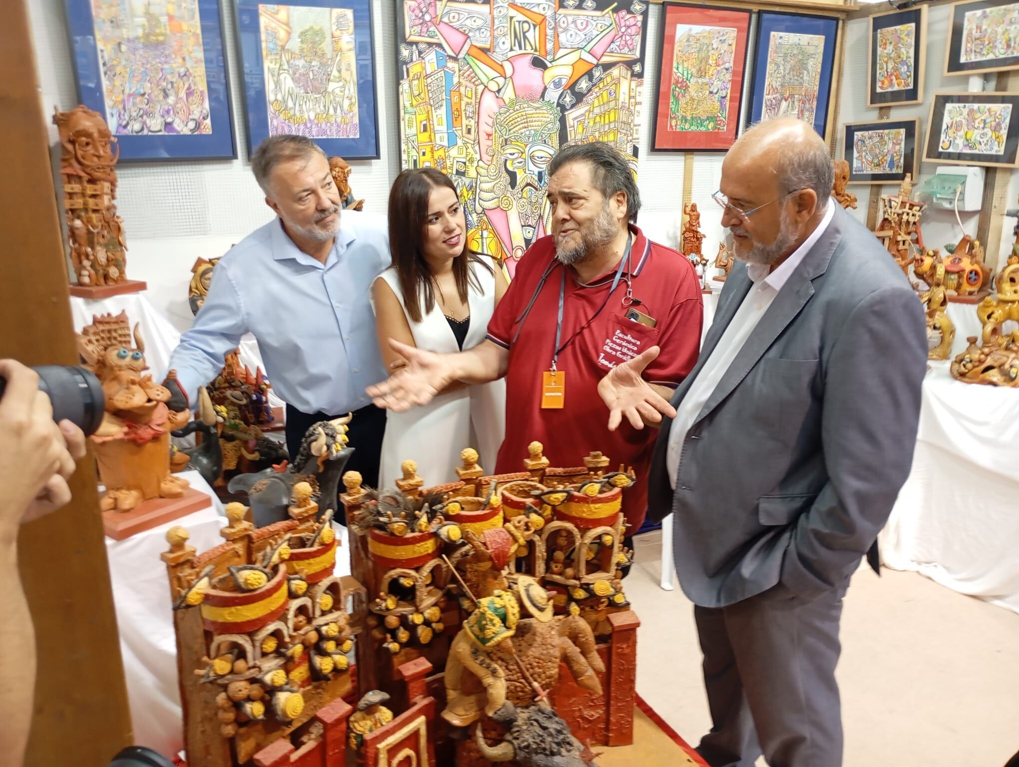 Darío Dolz, Mayte Megía, Tomás Bux y José Luis Martínez Guijarro, en la Feria de Artesanía de Cuenca 2025