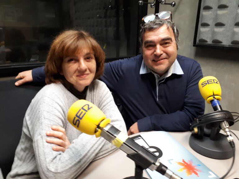 Mertxe Bakero y Agus Gómez, integrantes de la asociación 'Amaña es la caña'