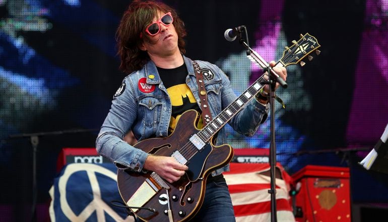 Ryan Adams durante una actuación en Londres en 2014