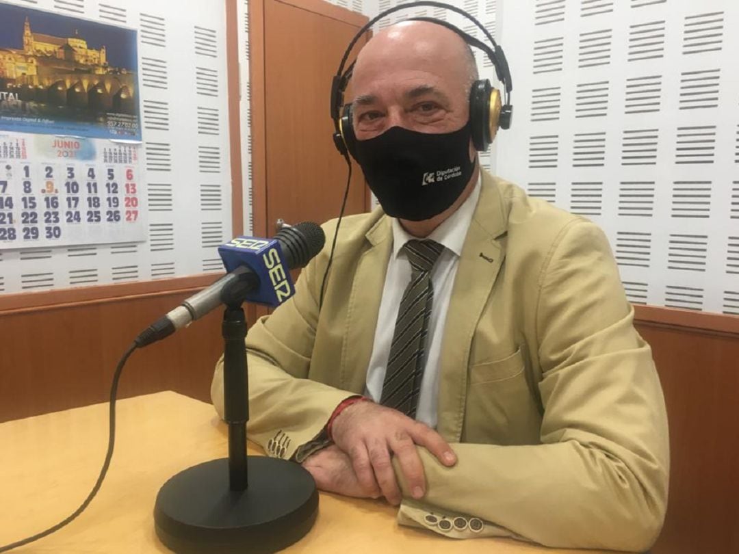 Antonio Ruiz, presidente de la Diputación Provincial de Córdoba, en el estudio de Radio Córdoba Cadena SER