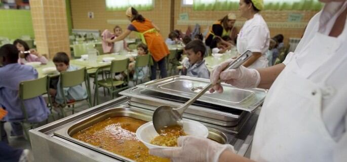 La Defensora del pueblo ha pedido que se abran los comedores escolares en verano si es necesario.