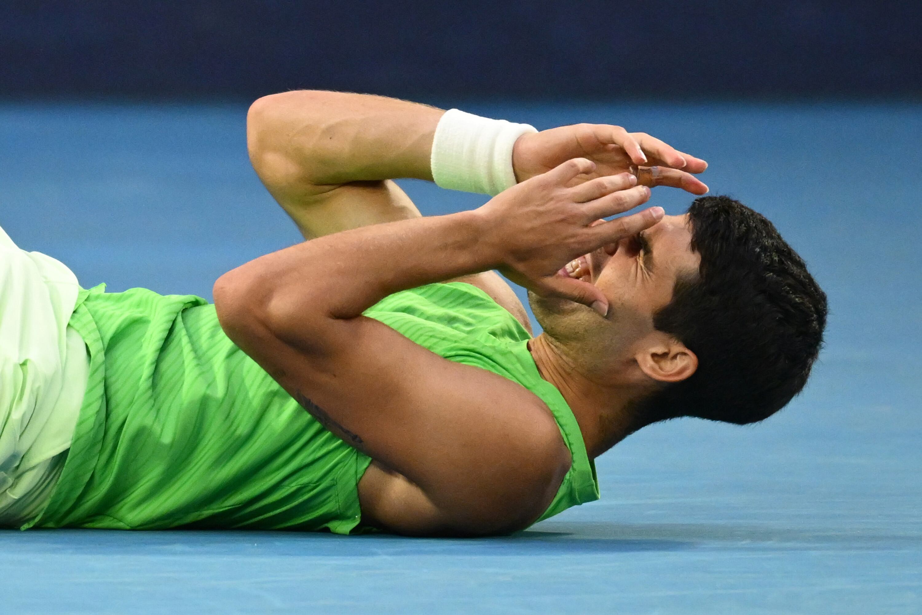 Carlos Alcaraz celebra su triunfo ante Alexander Zverev en las semifinales del Open de Australia