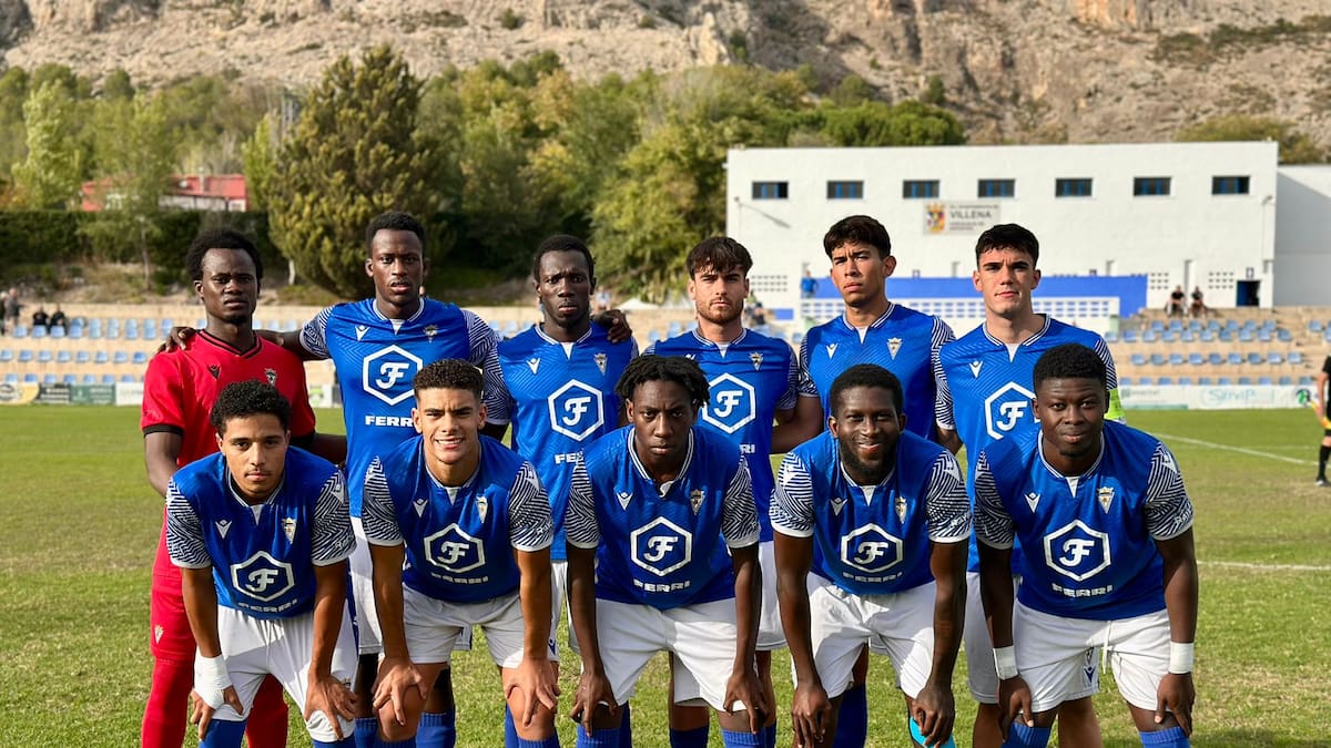 Miguel Mtnez, técnico del Villena CF