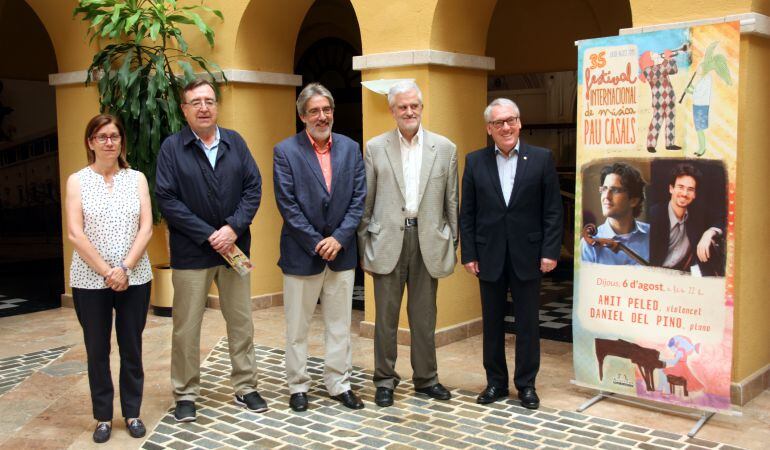 Fotografia de família dels responsables del Festival.