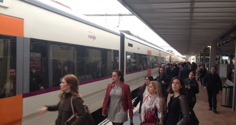 Imatge d&#039;arxiu d&#039;un tren a l&#039;estació de Reus direcció Barcelona. 