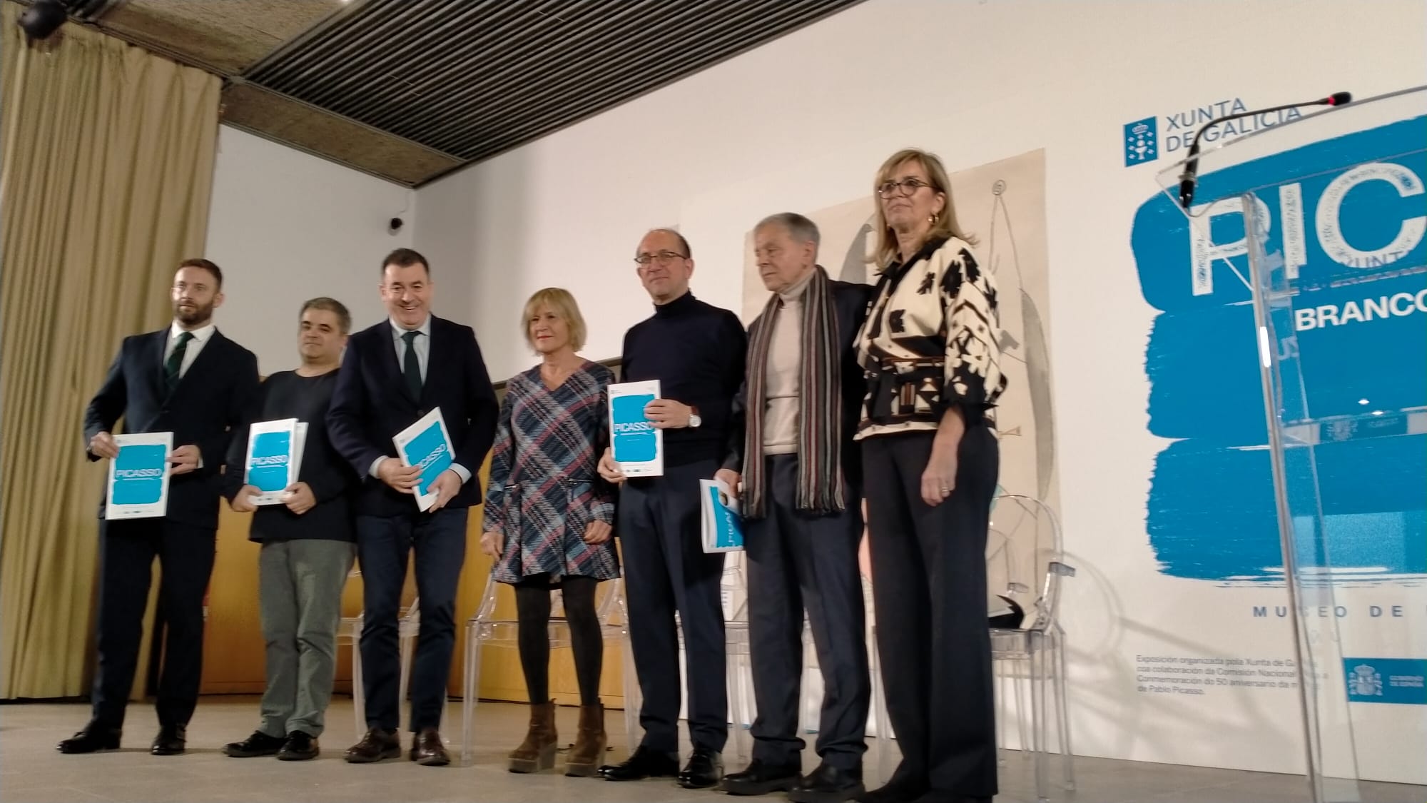 La Xunta de Galicia presenta en A Coruña &quot;Picasso branco no recordo azul&quot;