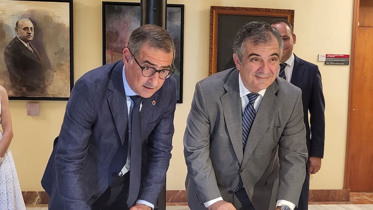 Paloma Sobrado: "La manera de cumplir los estándares de calidad es que la titulación de Enfermería esté integrada en la UMU"