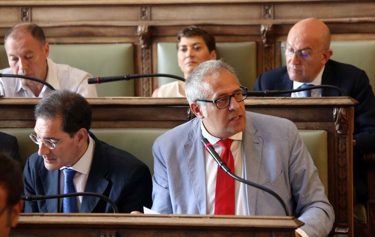 El portavoz popular municipal José Antonio Martínez Bermejo en el pleno extraordinario en el Ayuntamiento de Valladolid sobre el estado de la ciudad