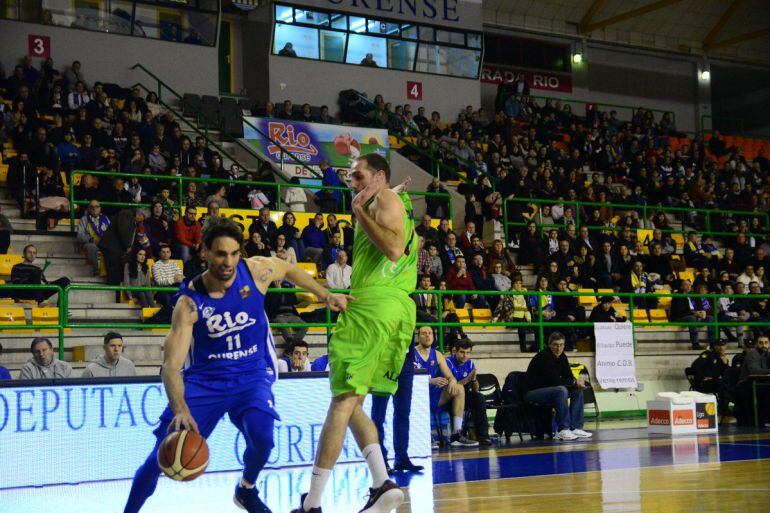 Triunfo y autoridad del Club Ourense Baloncesto, en el Pazo de los deportes Paco Paz, ante Oviedo. Al final 70 a 61