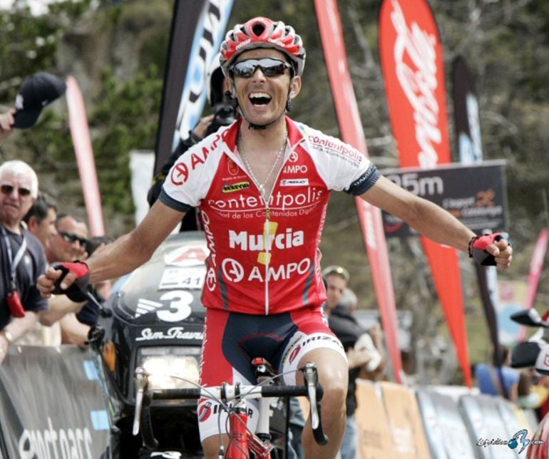 Sánchez Pimienta celebra en la meta su victoria en la Volta a Cataluña de 2009.