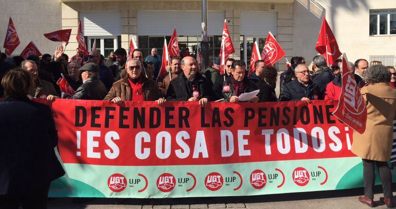 UGT se concentró en Jaén contra la injusta subida de las pensiones del gobierno del PP