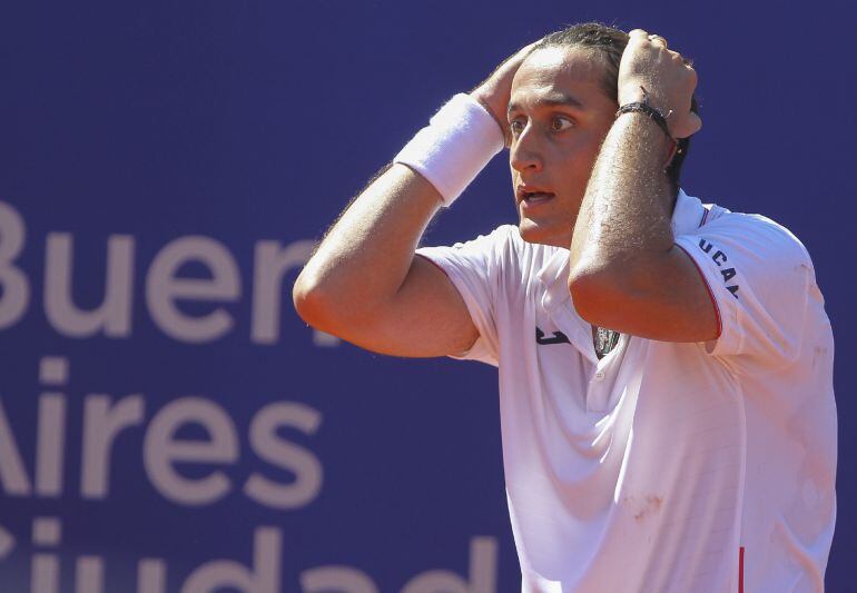 Nicolás Almagro reacciona durante el partido ante Dominic Thiem.