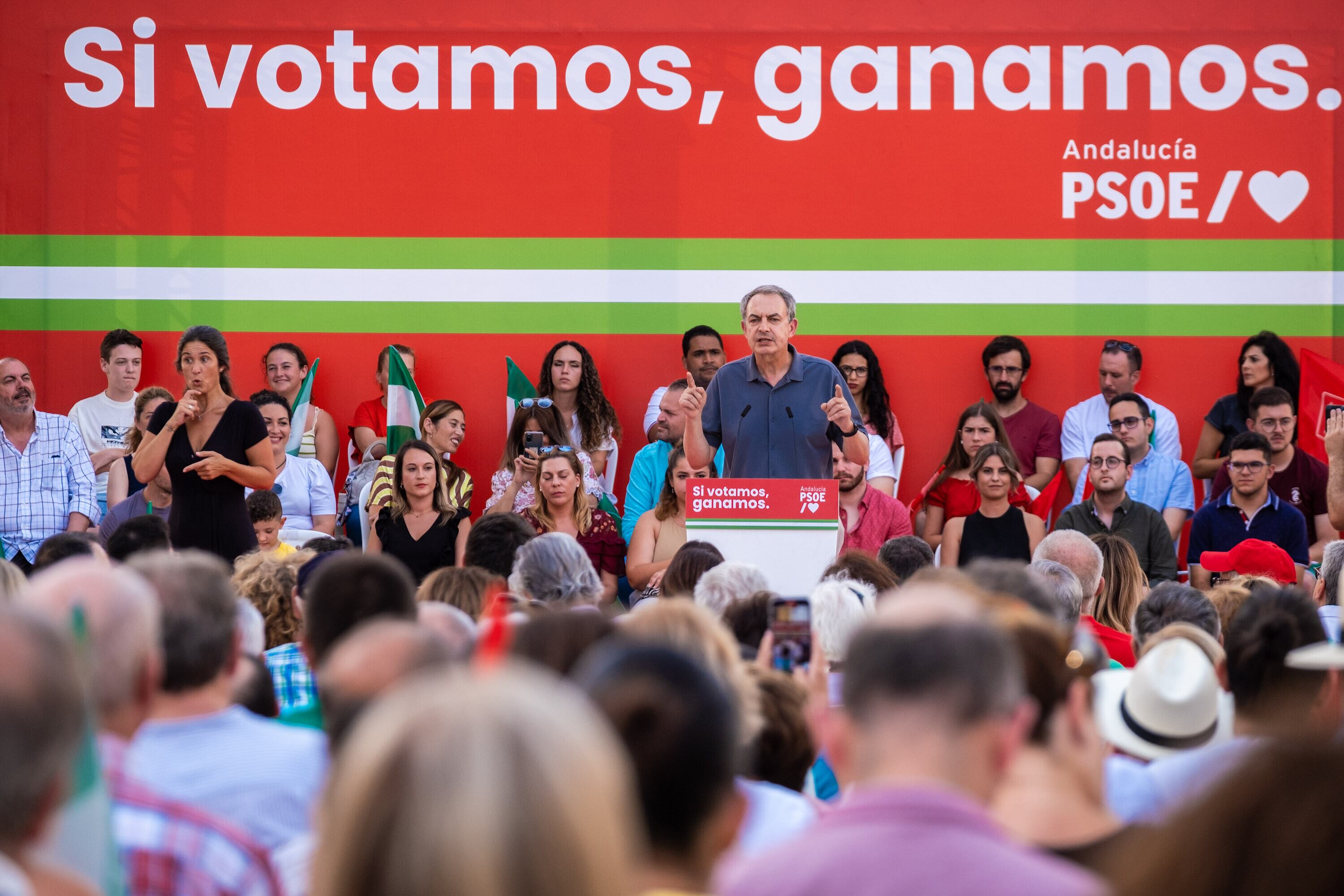 José Luis Rodríguez Zapatero, durante un mitin de apoyo al candidato del PSOE a la presidencia de la Junta de Andalucía, Juan Espadas, en Vélez (Málaga)