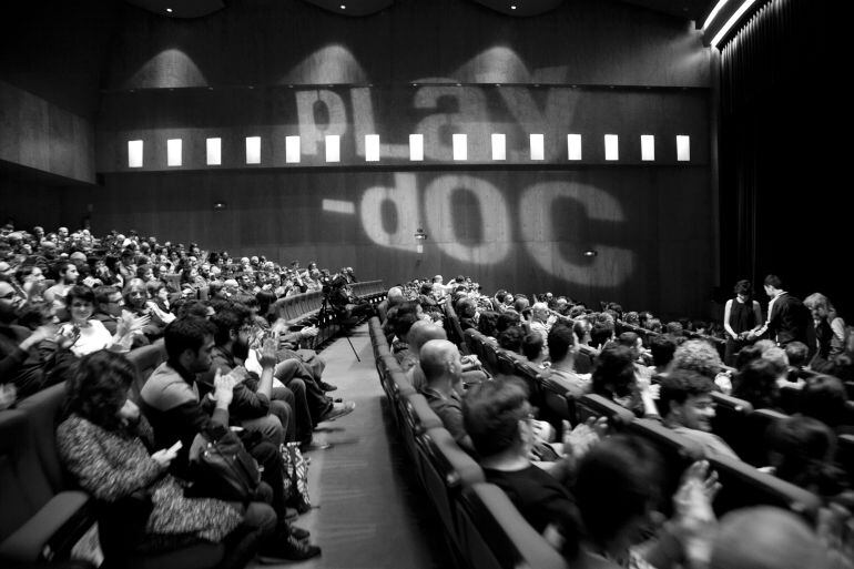 Una imagen del público asistente a una de las proyecciones del festival de documentales que cada año acoge la ciudad de Tui, en Pontevedra.