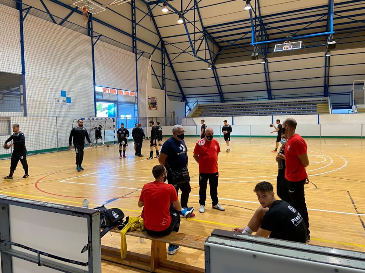 El Elda - C.E.E. se presenta en Torrevieja y los locales se niegan a jugar