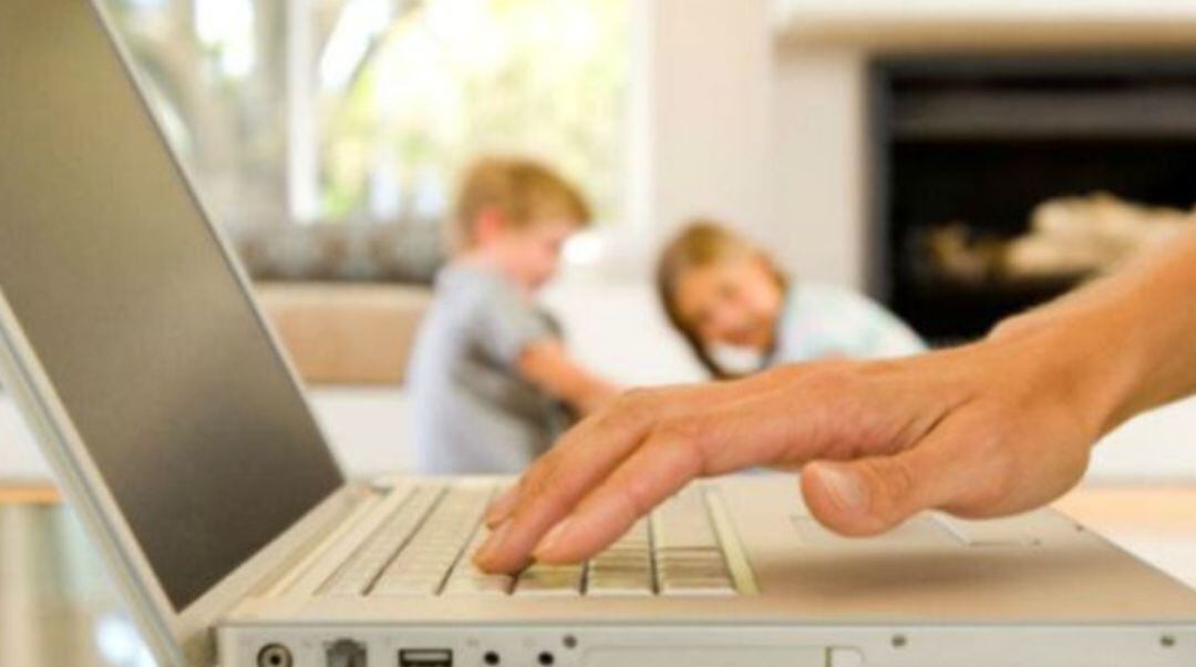 Imagen de un hogar durante el teletrabajo