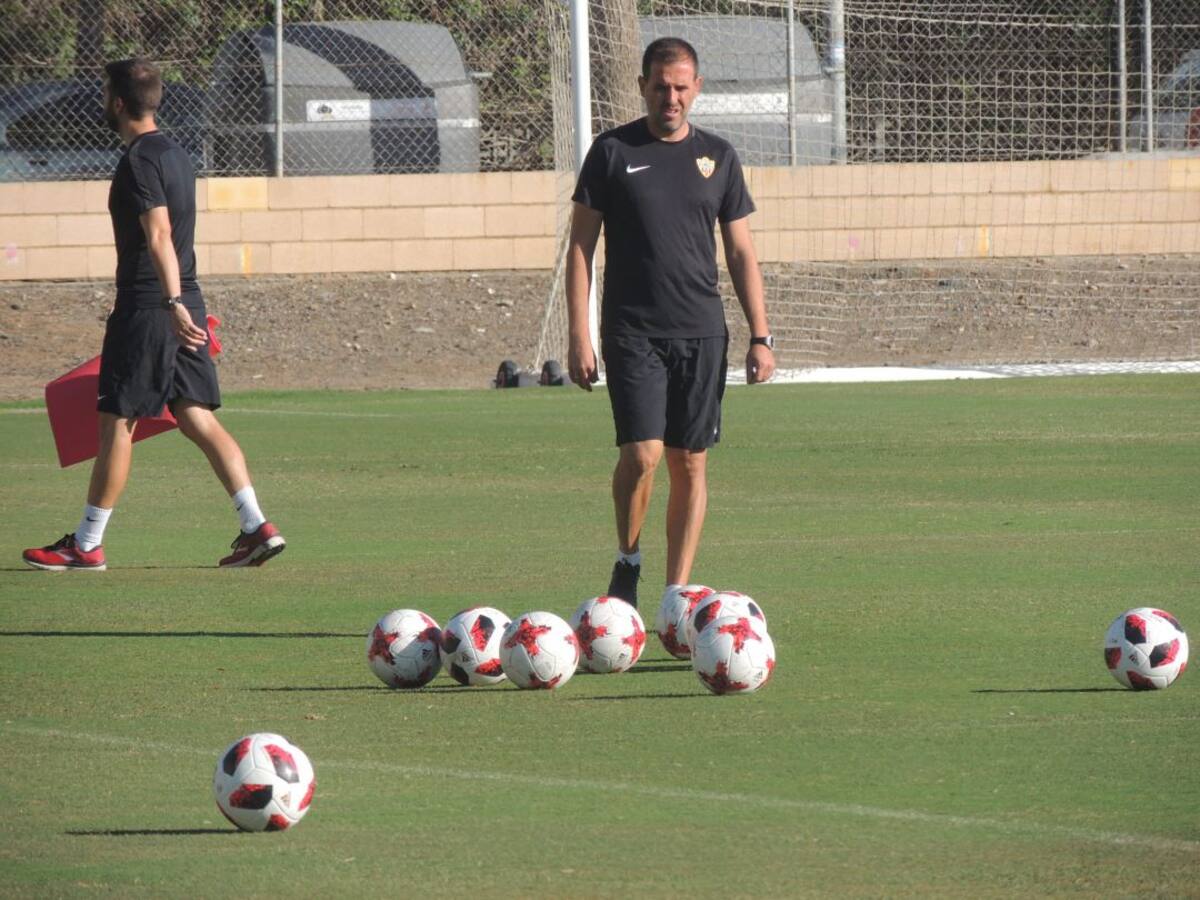 ¿Por qué siempre pierde fuera el Almería B?