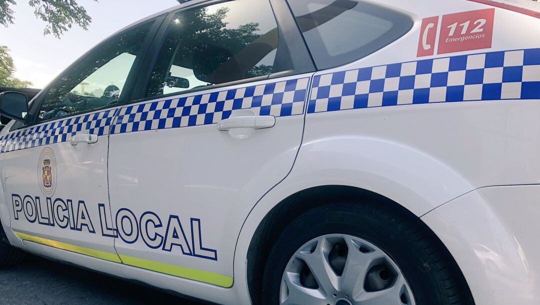 Vehículo de la Policía Local de Linares (archivo).