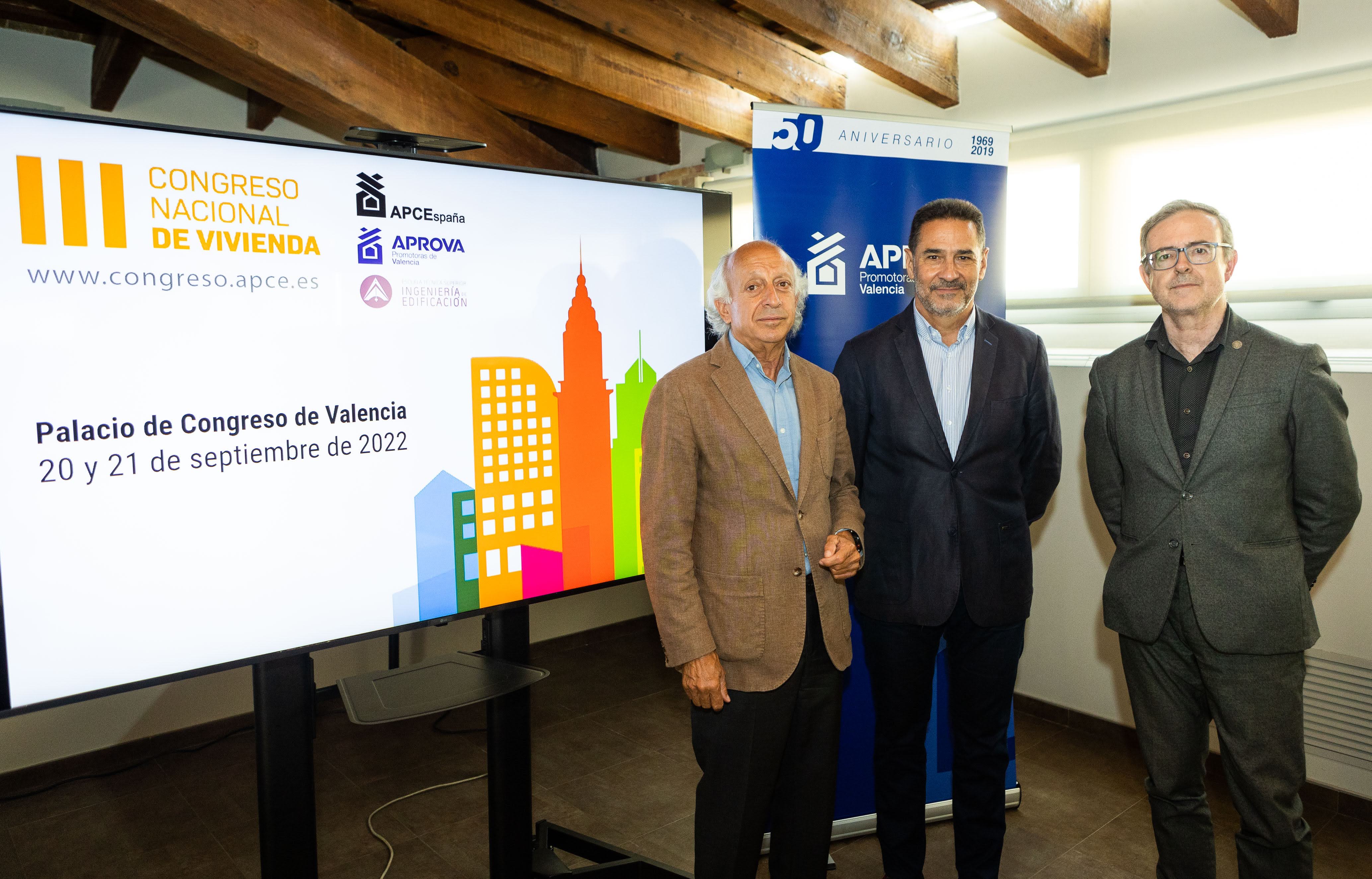 De izquierda a derecha Antio Olmedo, Juan Antonio Gómez Pintado y Fernando Cos-Gayón