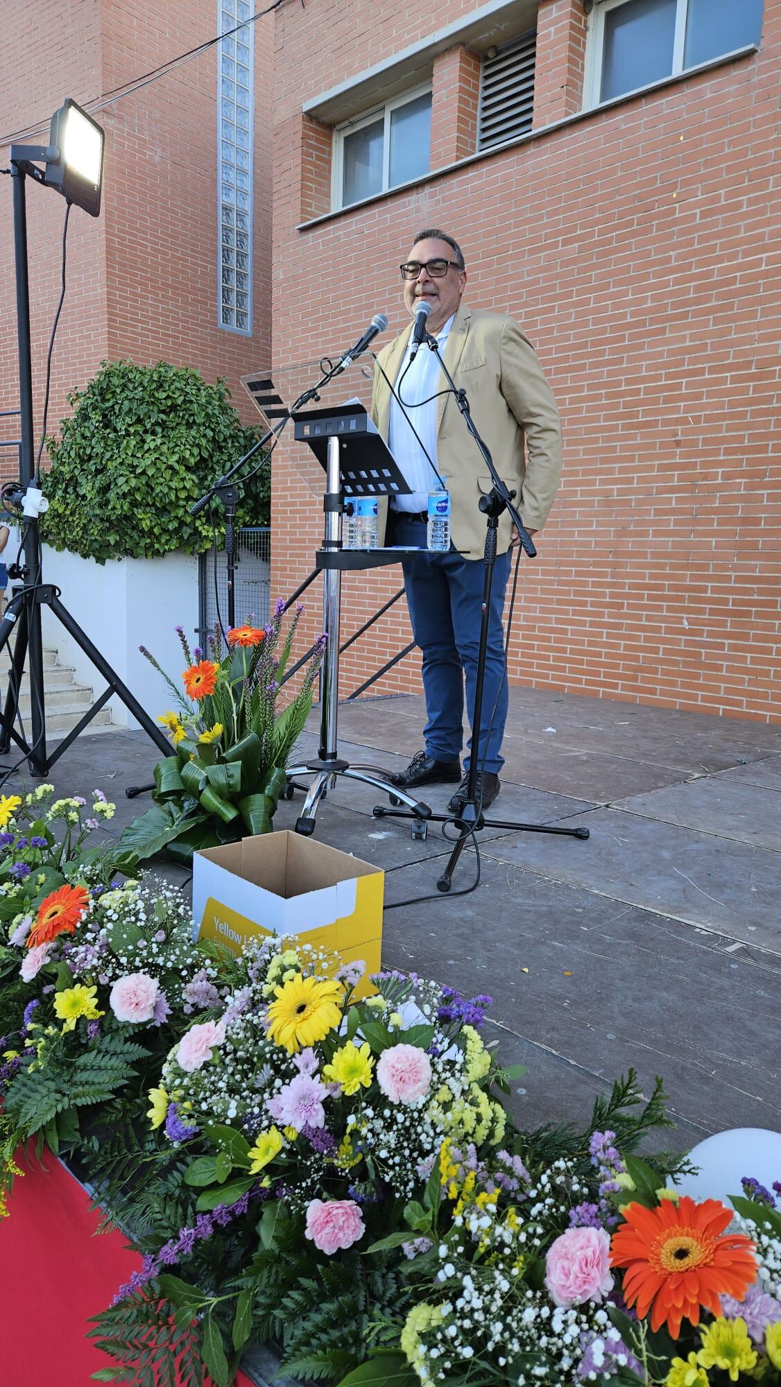 Momento del discurso del director del IES &#039;Juan López Morillas&#039;, Enrique Yerves