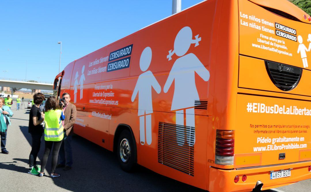 Imagen de archivo del bus de Hazte Oir a su paso por Cataluña.